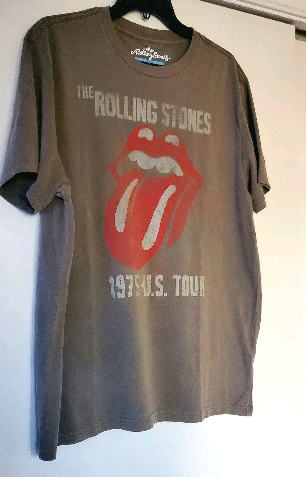 Retro Rolling Stones 1975 Concert Shirt – Iconic Tongue & Lip Design