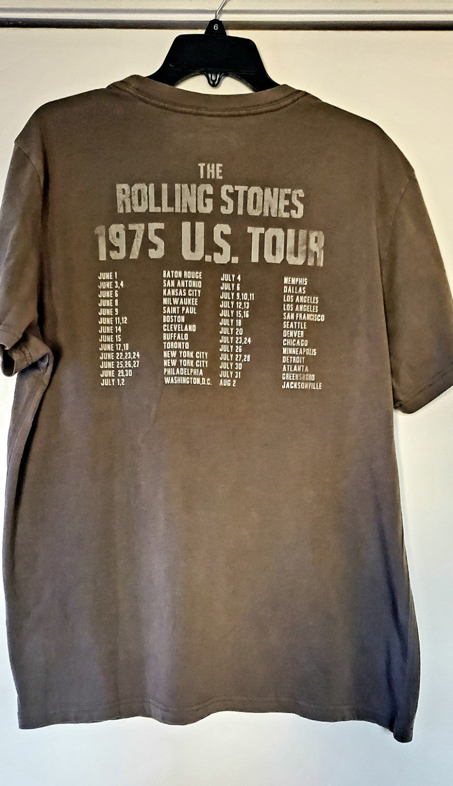 Retro Rolling Stones 1975 Concert Shirt – Iconic Tongue & Lip Design