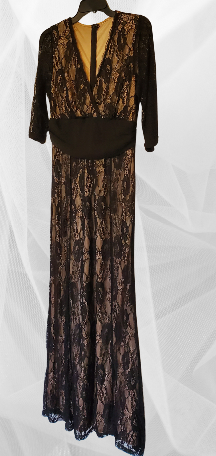 Screen Siren Lace Gown