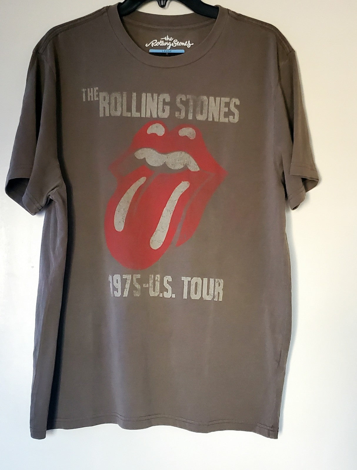 Retro Rolling Stones 1975 Concert Shirt – Iconic Tongue & Lip Design